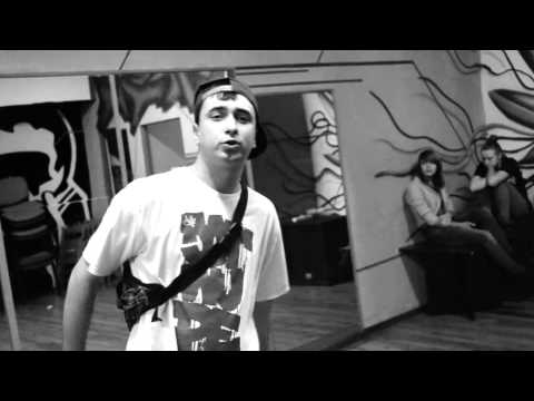 Vally-Stawiam Krok Feat. DJ WLB (One Shot)