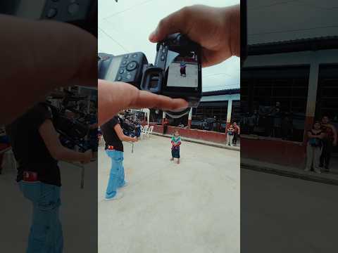 Tomando fotos en la elección de "Reina Infantil" en San Pedro Cutzan, Chicacao Suchitepéquez ......