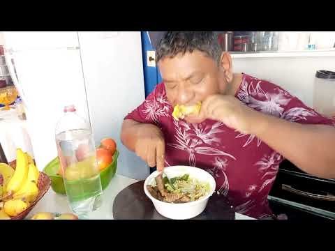 Homem Guloso Saboreando Um Marmitex Veja O'que a Mulher Dele Fez Com Ele