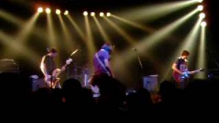 funny shit!! guy gets kicked off the stage on mudhoney show in vienna