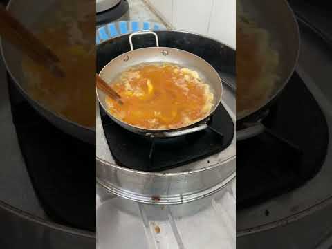 Canh rau đay nấu tôm