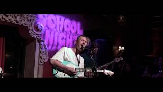 yellow days &quot;nothing&#39;s going to keep me down&quot; live at the bardot