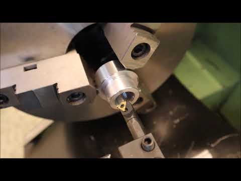 Tornitura boccola filettata internamente per attrezzatura meccanica