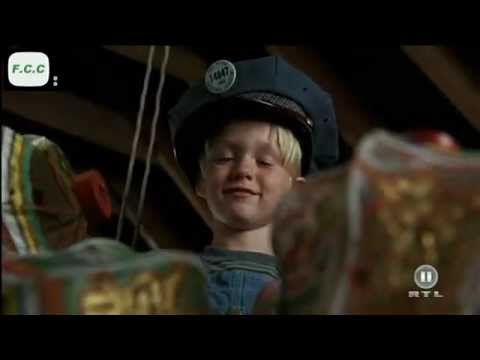 Dennis und Mr Wilson auf dem Dachboden