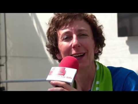 22.06.2019 // Julia Helmke auf dem roten Sofa