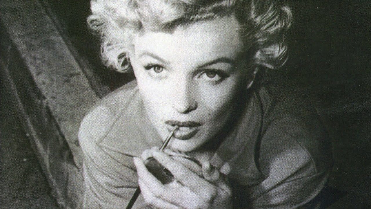Miniature de la vidéo Trailer MARILYN MONROE: ICH MÖCHTE GELIEBT WERDEN & TOD EINER IKONE (2010, Eckhart Schmidt) du film Marilyn Monroe - Ich möchte geliebt werden
