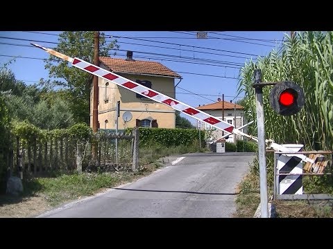 Spoorwegovergang Lucca (I) // Railroad crossing // Passaggio a livello
