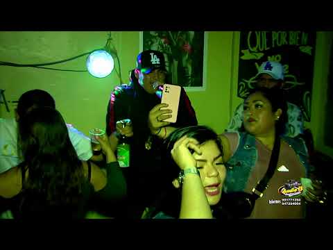 AUDIO 15 PRODUCCIONES - HENRY MARLON Y LA BUENA CUMBIA - OYE TRAICIONERA