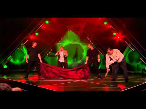 Helt Magiskt - Charlie Caper & Morgan Alling - Tvångströjan