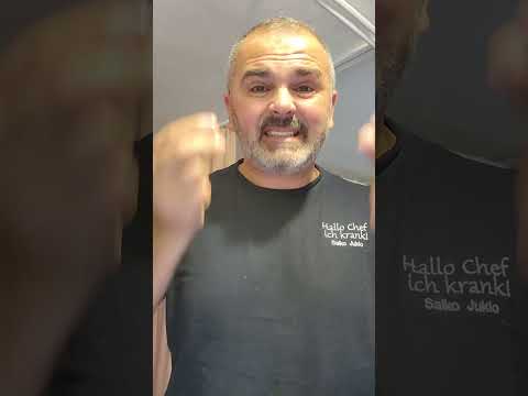 Kad nemaš narodu šta da das, podaj mu zastava nek kači po cesti