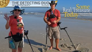 The Real Deal Beach Metal Detecting? | The Detecting Duo S03E47