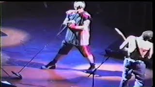 Red Hot Chili Peppers - Tiny Dancer &amp; Scar Tissue (Vancouver, Canada) (28/05/2000)