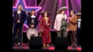 La Familia Aguilar - Alta y Delgadita