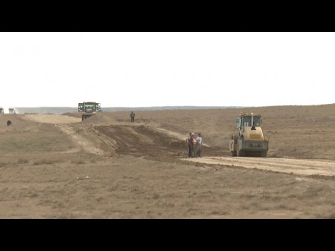 Театрдағы жалаңаш қыз Мен сені туалетке сорып жіберемін, гей.