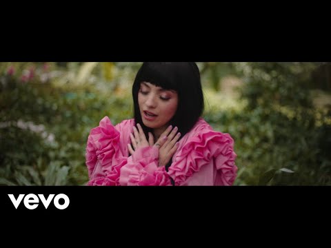Mon Laferte - Amigos Simplemente
