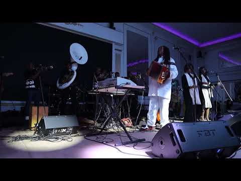 Mandihiza Rahitsikitsika. Rossy et son groupe. Réveillon Paris 2025