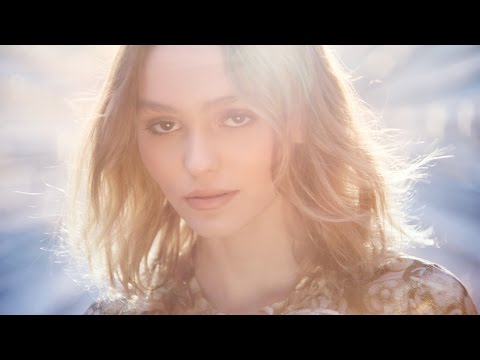 L'Eau N°5, the Film with Lily-Rose Depp – CHANEL Fragrance