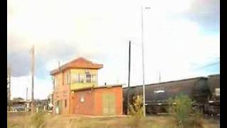 preview picture of video '4894-48100 arriving at Parkes 16th May 2003'