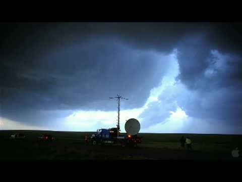 Tornado Alley - [TRAILER] -  Copyright © 2010 Giant Screen Films