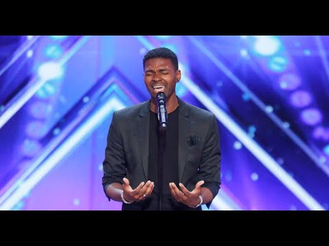 [Comentários] - Participante impressiona jurados cantando Whitney Houston.