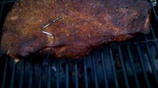 preview picture of video 'brisket on the Char-Griller'