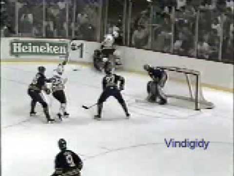 Mike Foligno vs Cam Neely