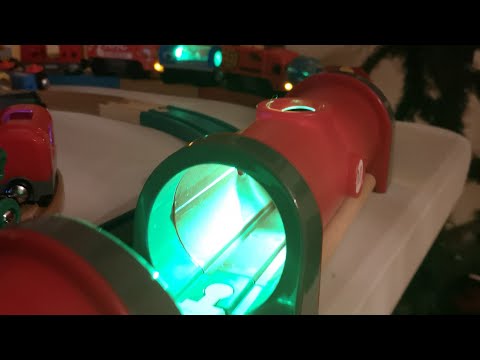 Trains glow in the Dark Day Night of the Brio City World Toys for Kids  Tunnel  Subway Brio wooden Video