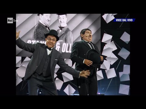 Paolantoni e Cirilli - Stanlio e Ollio - "Guardo gli asini che volano nel ciel" - Tale e Quale Show