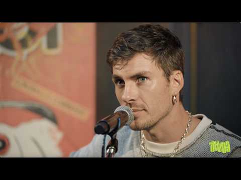 Andrés Koi - El niño que fui ayer (Acoustic Live Session) | #DeGiraCon