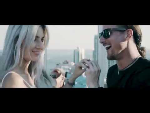 GABRY VENUS Sosumi pool party Miami