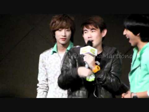 B1A4 Jinyoung eye contact