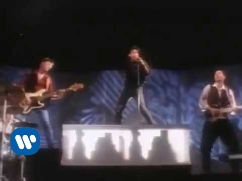 Significato della canzone Balliamo sul mondo di Luciano Ligabue