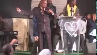 Download lagu Dr Gumbi: Izandla Zethu mp3