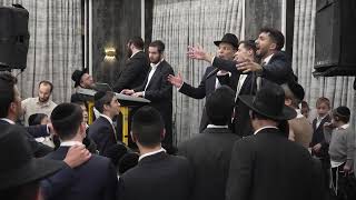 אפרים רוזן בליווי מנדי סופר בכמה שירים לכבוד הכלה