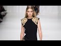 GIGI HADID VERSACE RUNWAY
