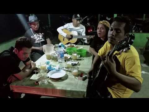 Kolaborasi Putra horsik siallagan omega trio. Gibson a sitohang Triamor. Dedy sitio. Lapo tuak