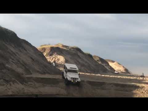 Jeep cruzando arrollo Miramar