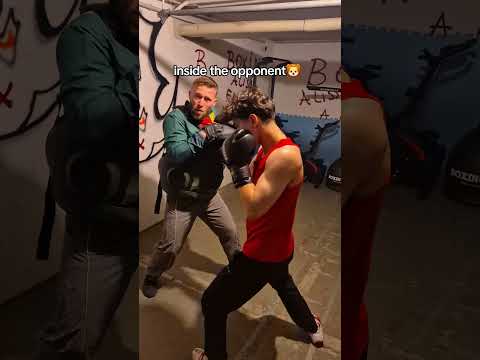 combination inside the opponent #viral #boxing #mma #boxingtraining