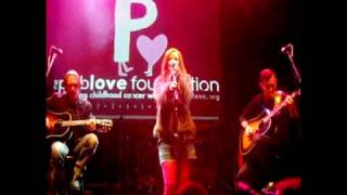 Shirley Manson &amp; Butch Vig of Garbage perform "Witness To Your Love"