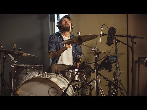 JOVANOTTI HA INAUGURATO UNO STUDIO MOBILE E REGISTRATO UN VIDEO A SARTEANO