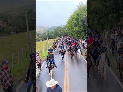 AS RUAS DE SB DO SAPUCAI CHEIA DE TROPEIROS !