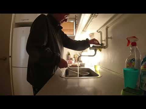 MongoTV_10692 - Min Frokost - RUGBRØD Med LEVERPOSTEJ og TOMAT