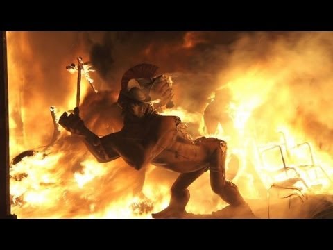 Pyros: Fiery Sculpture Crashing Down