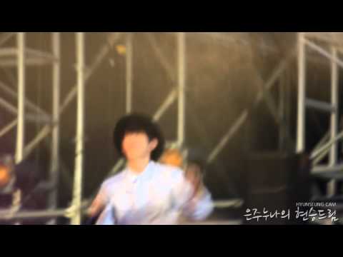 [FANCAM] 110814 Hyunseung dancing alone.. in his 4D world? @ Uηitεd Cubε CoηceяT #32