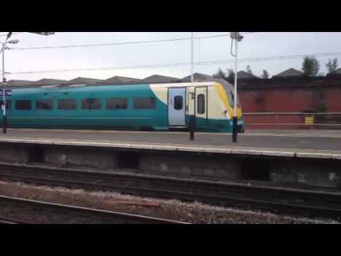 175113 arriving at Manchester piccadilly