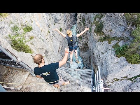 Would you jump? | Canyon Swing, Switzerland 🇨🇭
