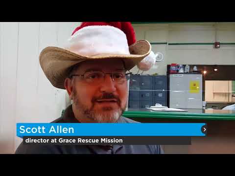 Hospice workers share meal (2015-12-18)