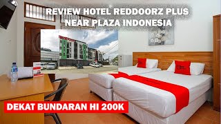 Download the video "Review Hotel RedDoorz Plus near Plaza Indonesia Jakarta | Dekat Bundaran HI"