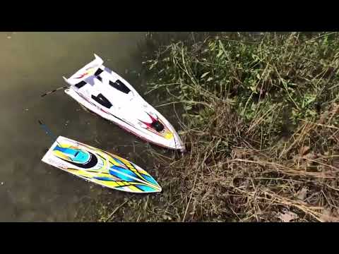 Having fun With Traxxas Erevo on Proline Badlands and Rc boats the Yatch is Alive