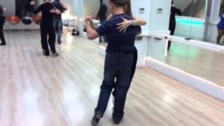 Tango vals. Студенты средней группы клуба EdissaDNItango